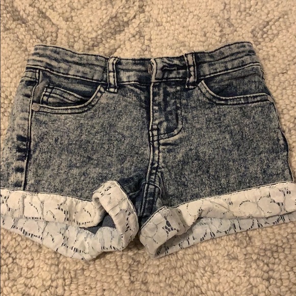 Girls jean shorts - Picture 1 of 3